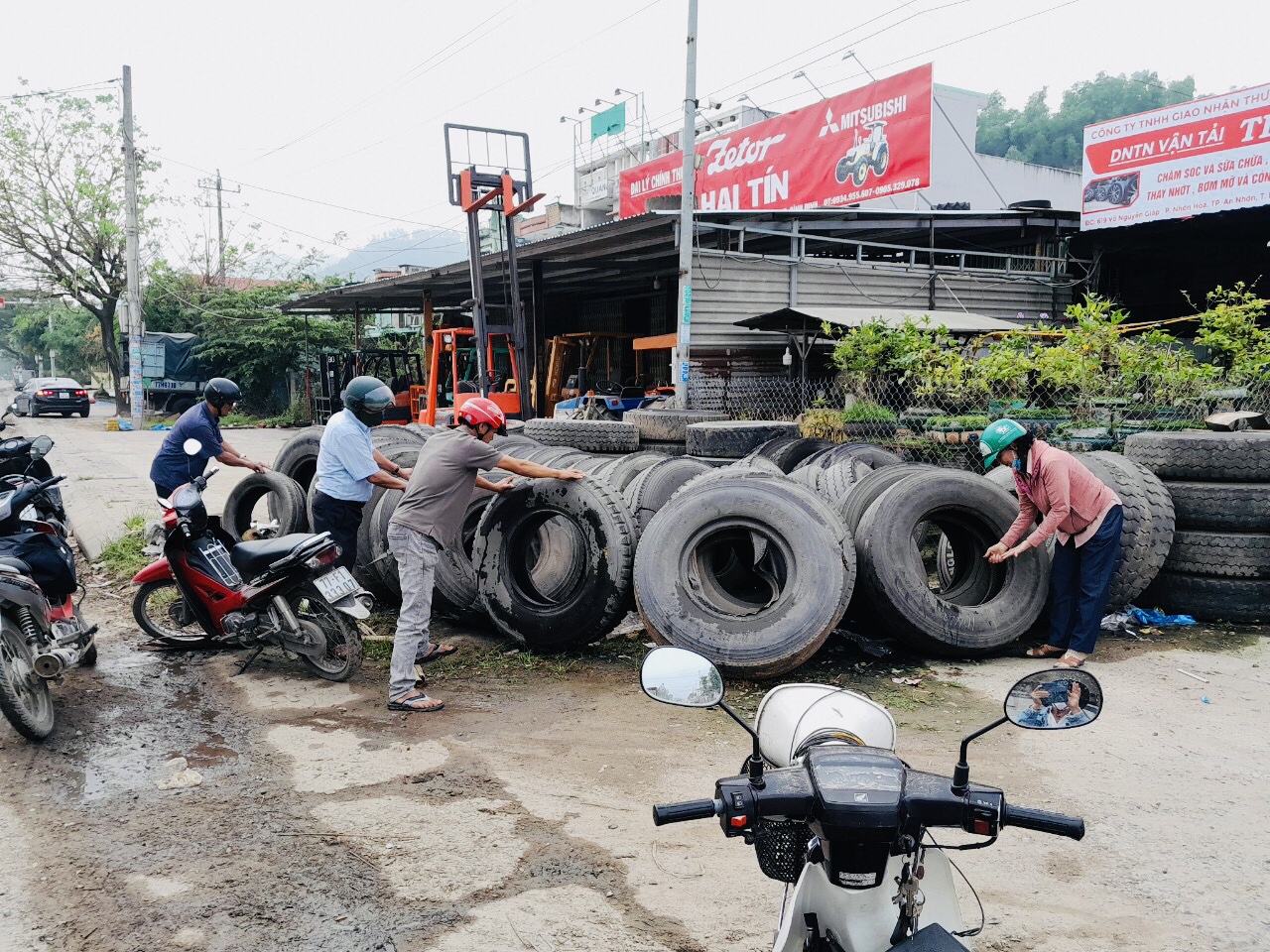 Ra quân diệt bọ gậy